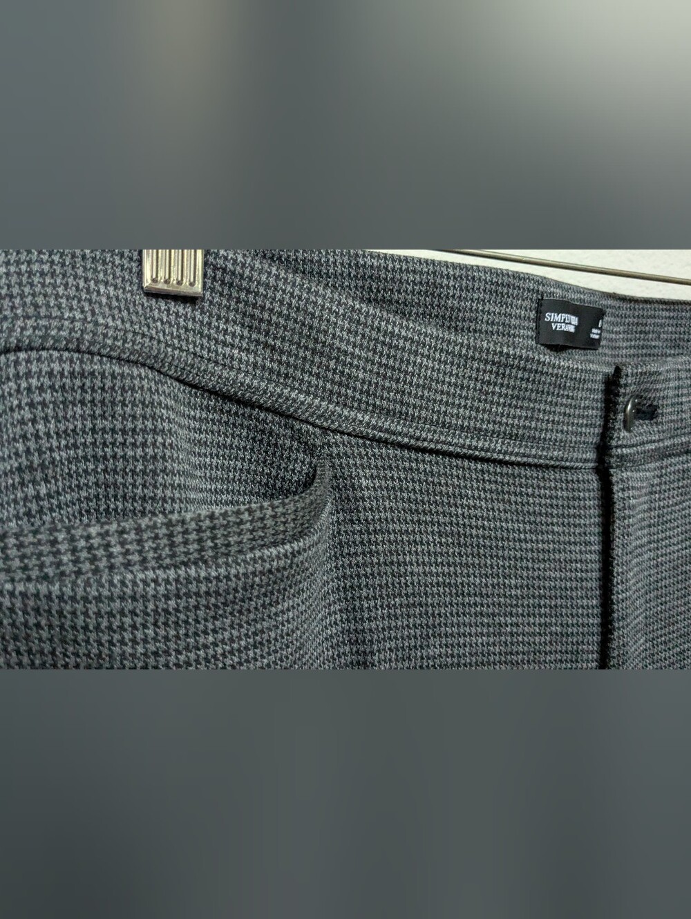 grey houndtooth or micro-check mid-rise pintuck pants by Simply Vera Vera Wang. - Picture 4 of 4